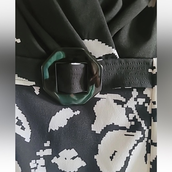 Studio I Black and White Floral Midi Dress - Picture 10 of 11